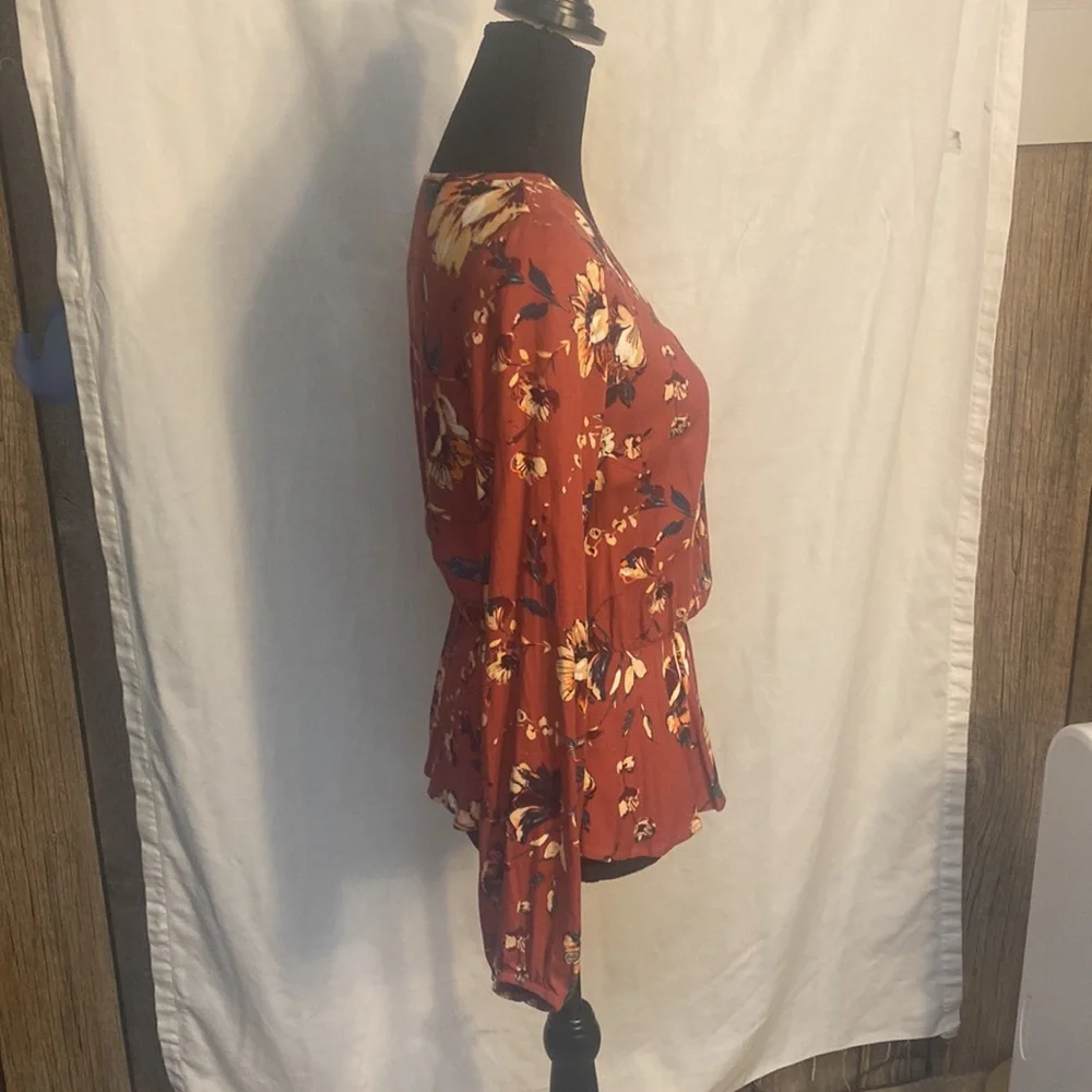 BKE blouse - Picture 2 of 3
